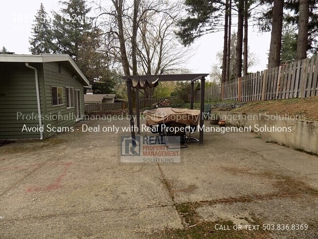 Building Photo - 3885 SW 102nd Ave