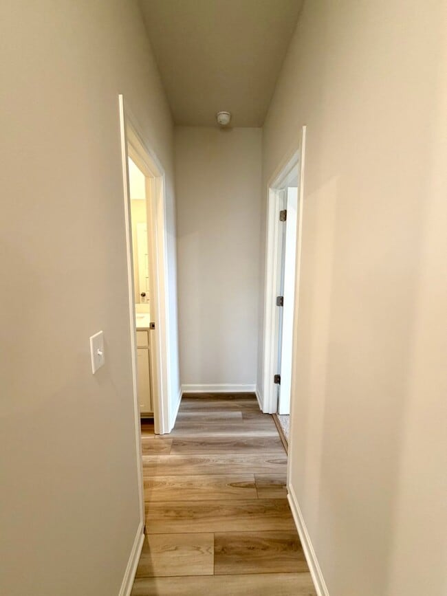 Building Photo - 919 Moray Ln