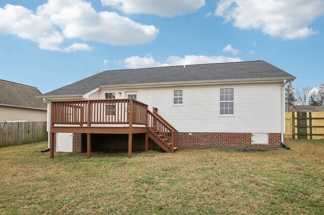 Building Photo - 205 Christine Dr