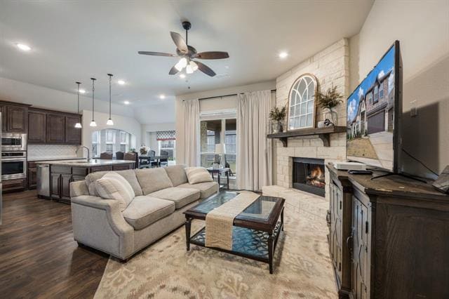 Building Photo - 335 Bluewood Dr