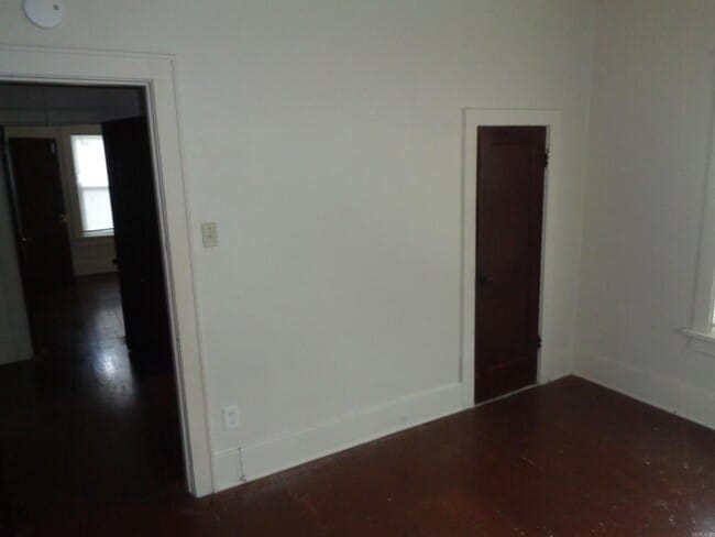Building Photo - 1201 Division St