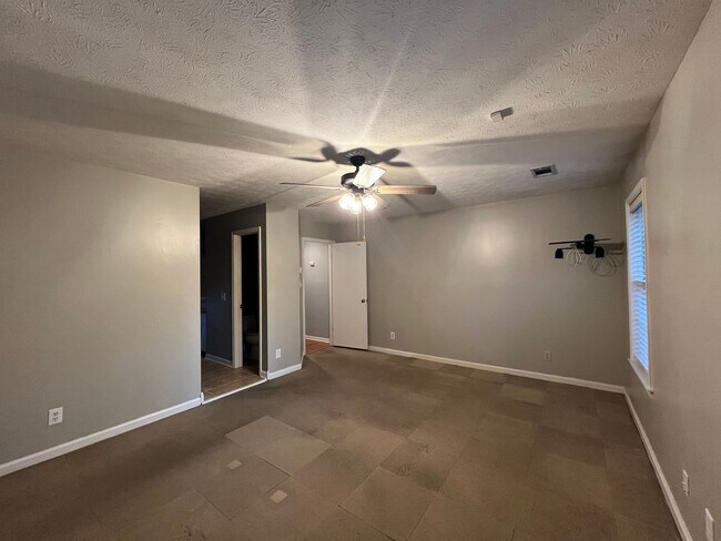 Building Photo - Home for Rent in Montgomery