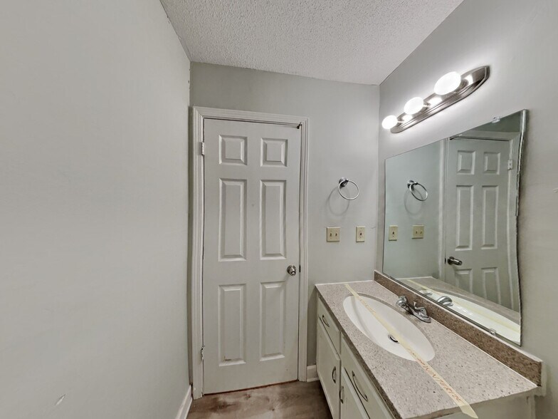 Building Photo - 4847 Gadwall Dr W