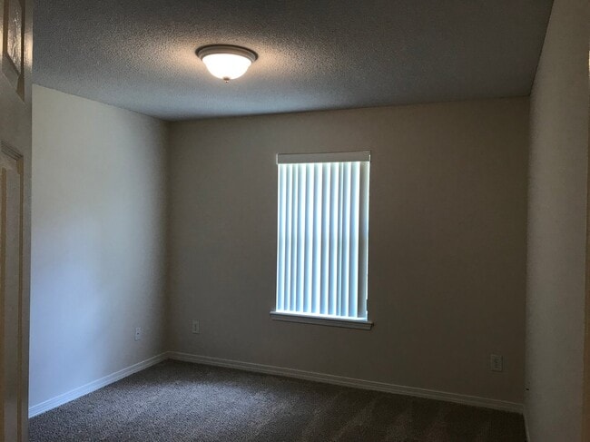 Building Photo - 2642 Hidden Creek Dr