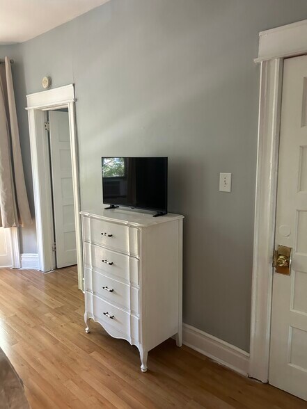 Building Photo - 7246 61st St