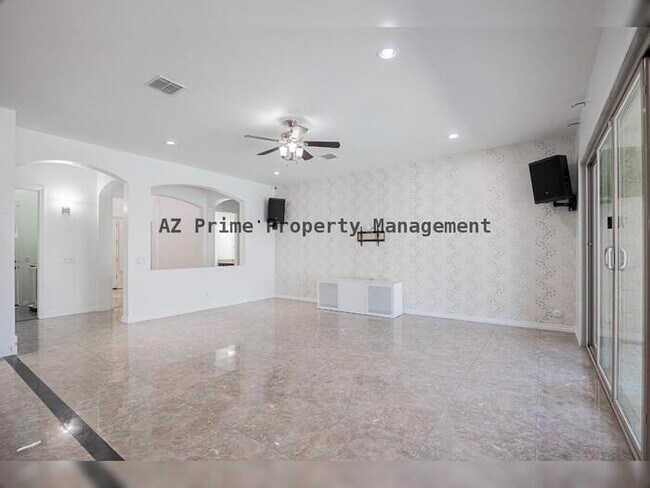 Building Photo - 224 E Mead Dr