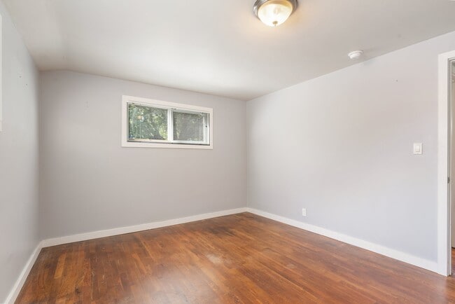 Building Photo - 227 NE 188th Ave
