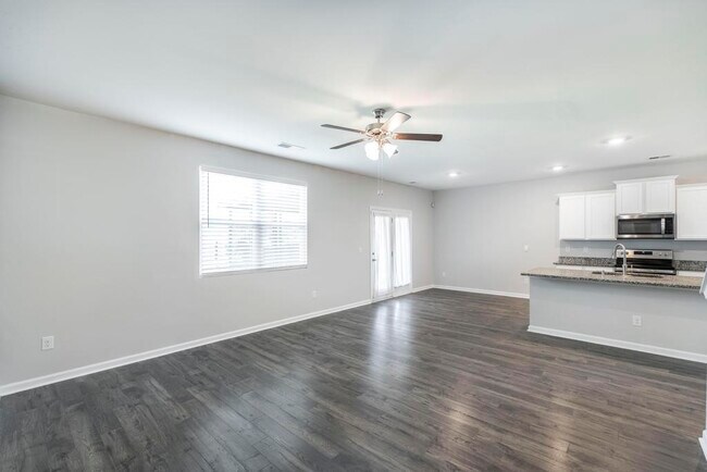 Building Photo - 200 Harrow Dr