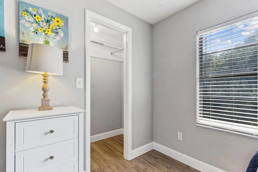 Building Photo - 2228 SW 39th Dr