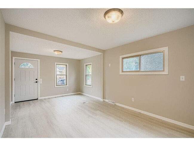 Building Photo - 4643 Emerson Ave N