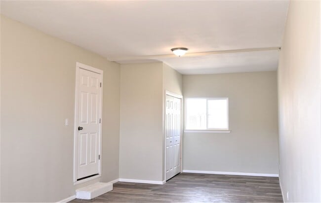 Building Photo - 226 Waverly Ave