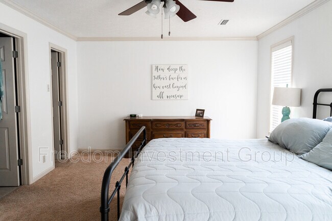 Building Photo - 1000 Harbour Shore Dr