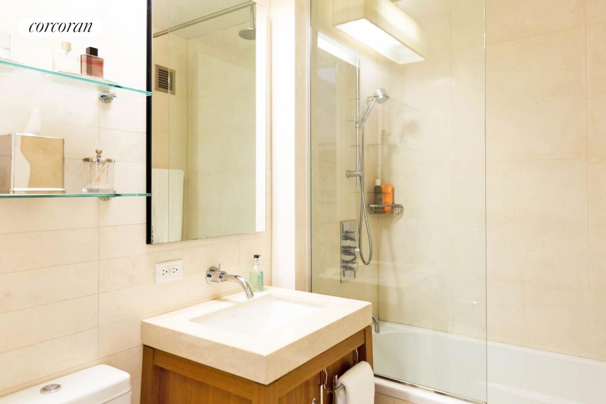 Building Photo - 88 Greenwich St