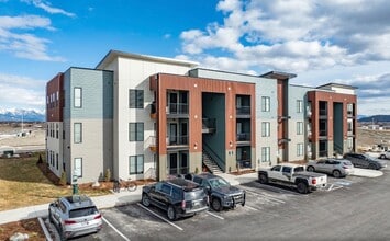 Building Photo - Jumbo 1 bed 1 bath  Modern Apartment - 1017 sqft