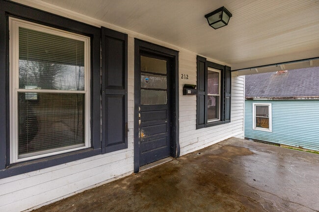 Building Photo - 212 Montgomery Ave