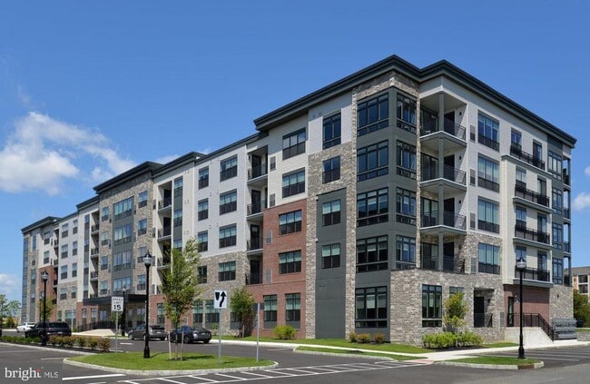 Building Photo - 3506 Del Mar Dr