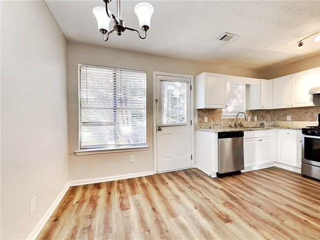 Building Photo - 200 Adam Cir