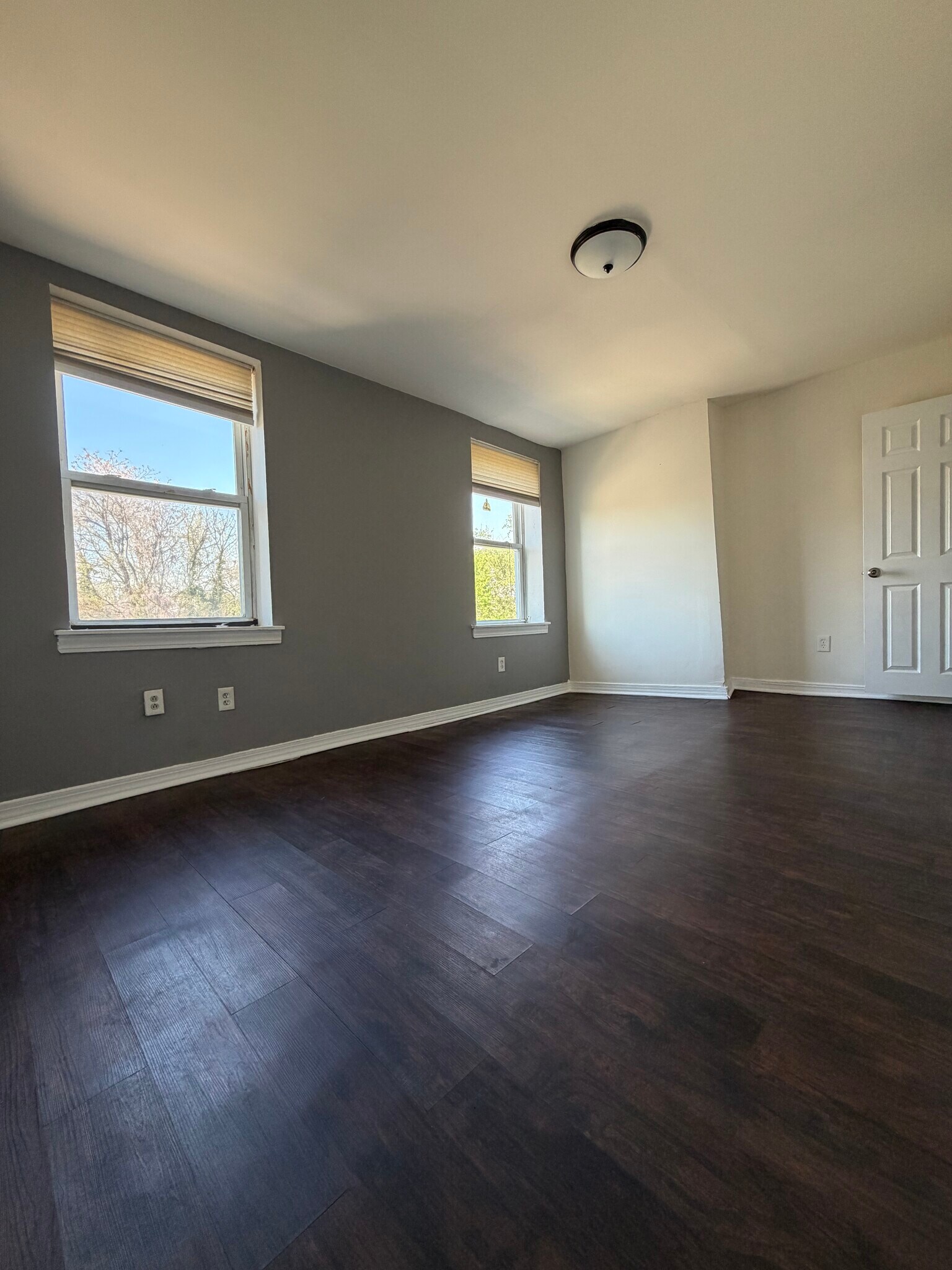 Building Photo - 1721 W Tioga St