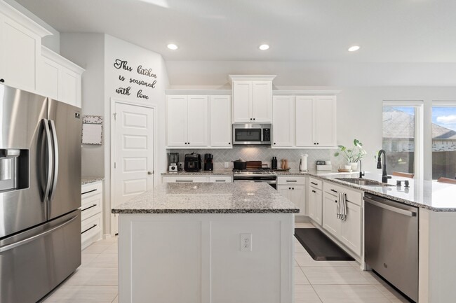 Building Photo - 6907 Myrtle Dr