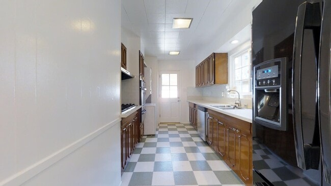 Building Photo - Prime West LA | Unique Single-Level 3BR/3BA Gated Home with Private Yard & 2-Car Garage