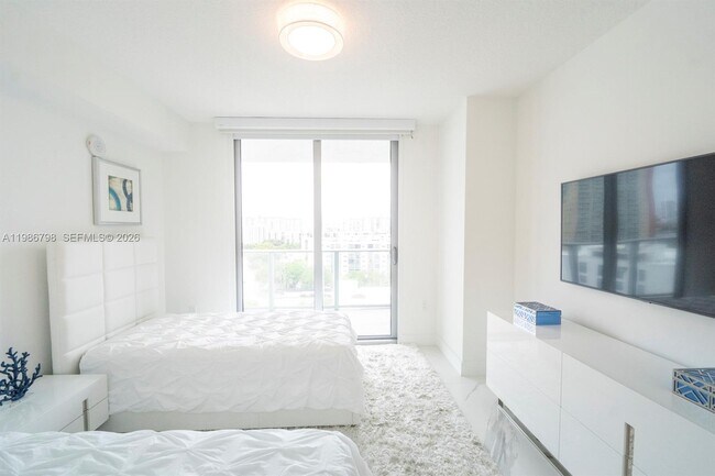 Building Photo - 300 Sunny Isles Blvd