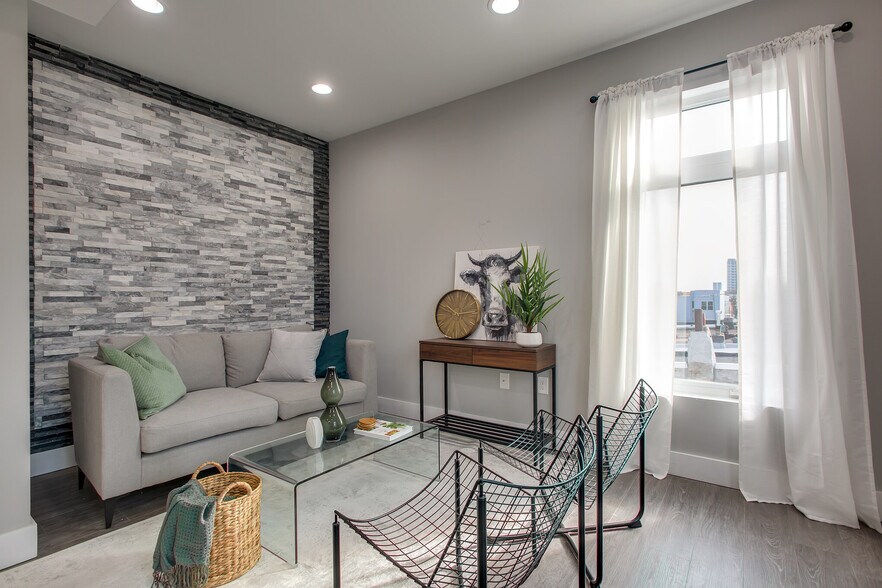 Building Photo - 1321 N 19th St