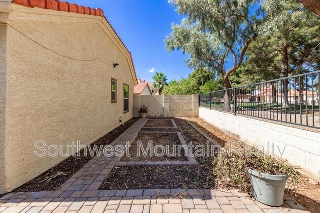 Building Photo - 541 N Granite St