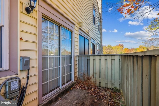 Building Photo - 13164 Musicmaster Dr