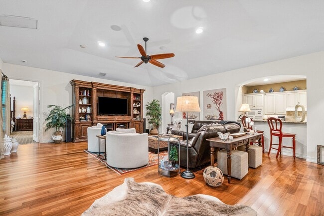 Building Photo - 307 Chambord Terrace