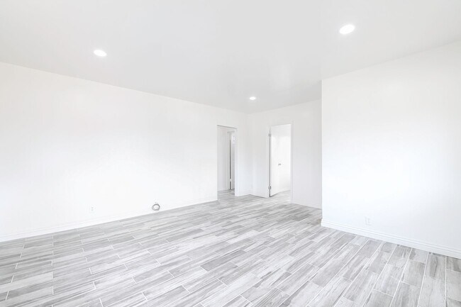 Building Photo - 248 E Norton St