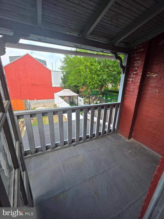 Building Photo - 1121 Douglass St
