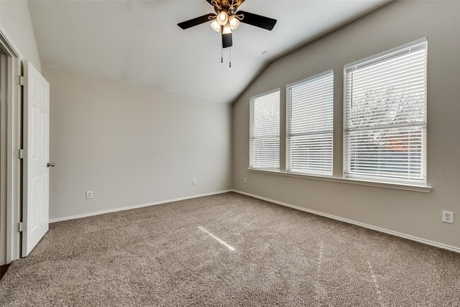 Building Photo - 5909 Paloma Blanca Dr