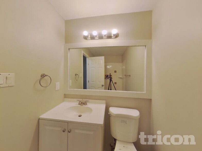 Building Photo - 5127 N Hunters Ct