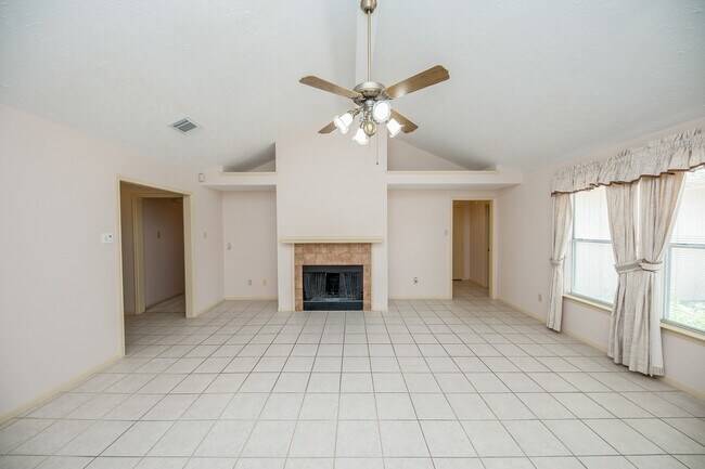 Building Photo - 13211 Rosstown Dr