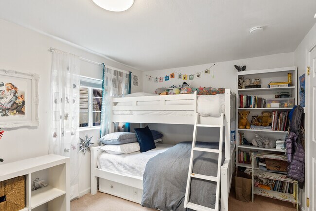 Building Photo - 113 Tynan Way