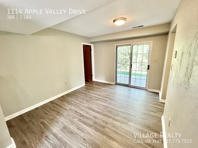 Building Photo - Extremely spacious 3-bed townhome in Dalla...