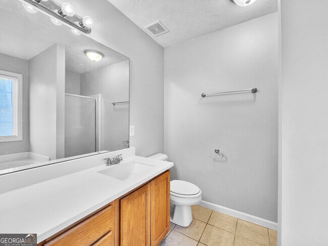 Building Photo - 25 Haywood Ct