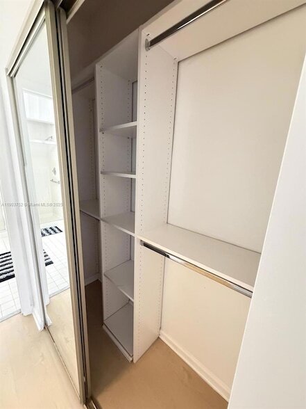 Building Photo - 11690 Briarwood Cir