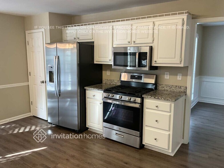 Building Photo - 650 Station View Run