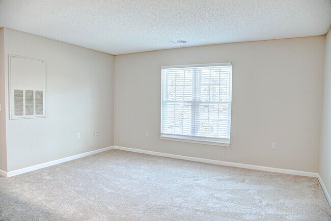 Building Photo - 3699 Clay Pond Rd