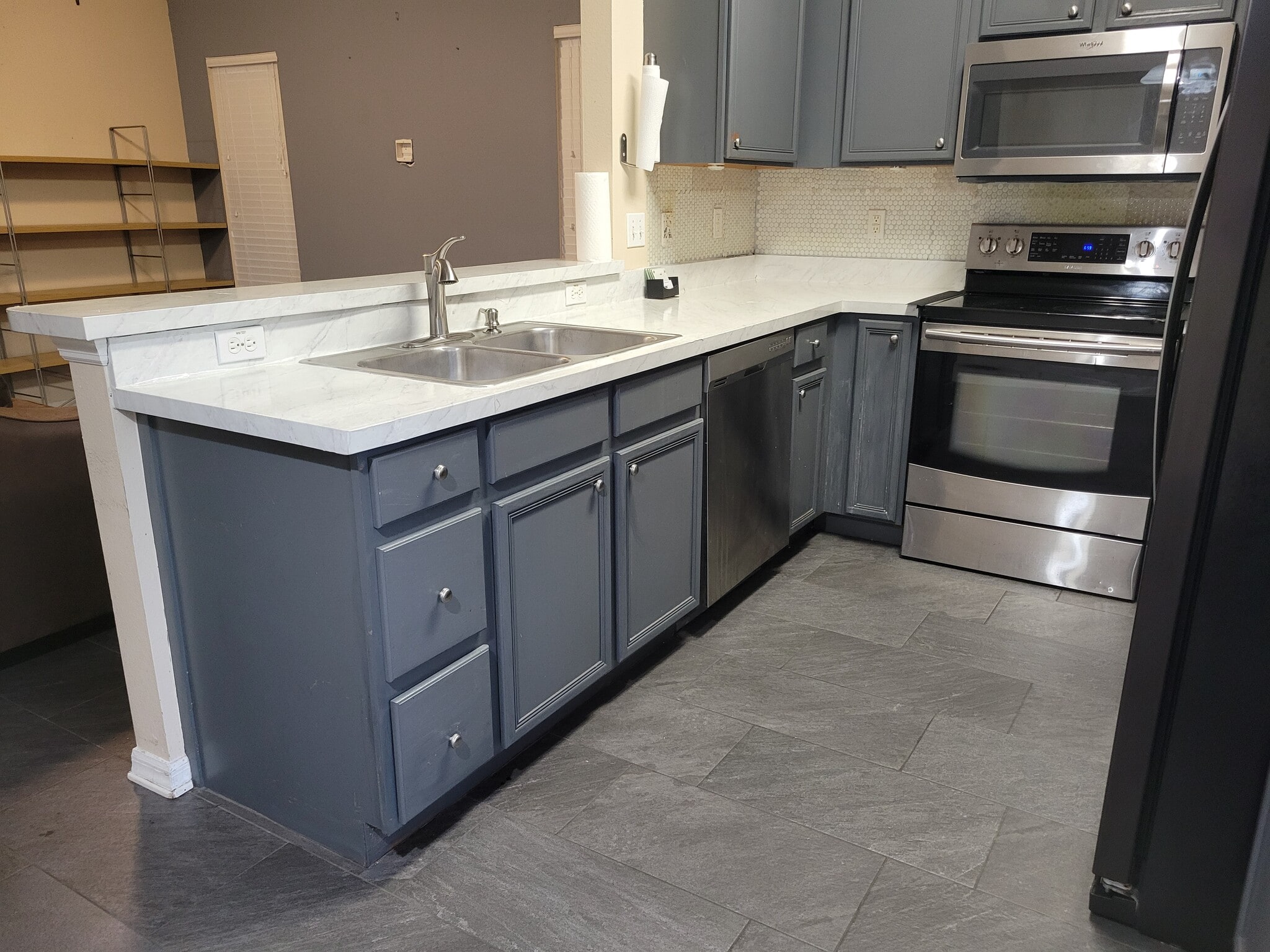 Building Photo - 2038 Blackston Ave