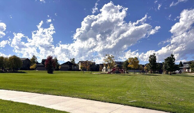 Building Photo - 900 Treece St