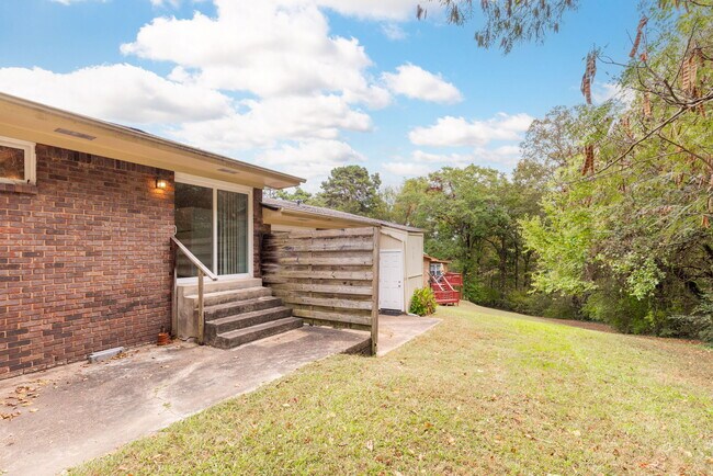 Building Photo - 3814 Cherwood Ln