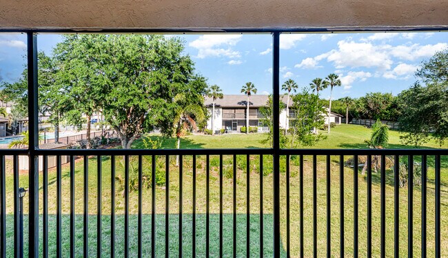 Building Photo - 1029 Regency Dr