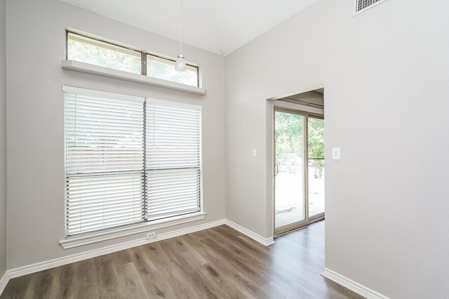 Building Photo - 6721 Rhea Ridge Dr