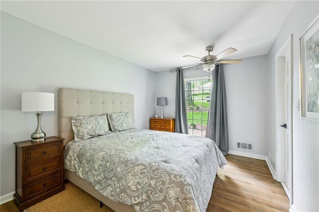 Building Photo - 1130 Angelo Ct NE