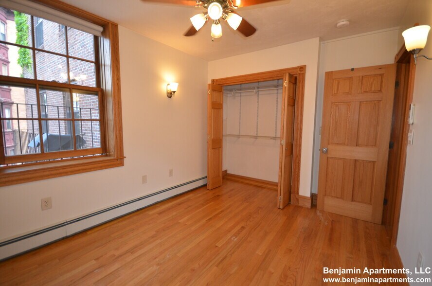 Building Photo - 89 Myrtle St