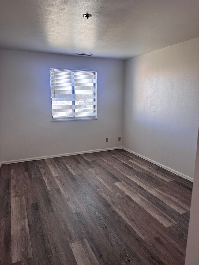 Building Photo - Horizon Towers 2Bed 2Bath Condo!!!