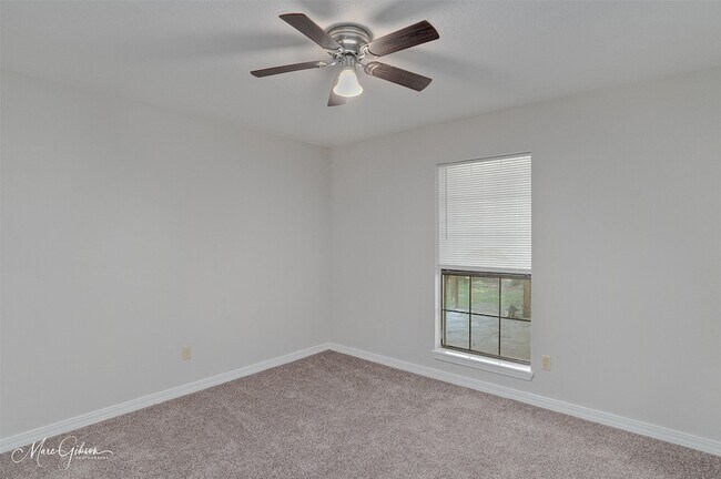 Building Photo - 108 Deerwood Ln
