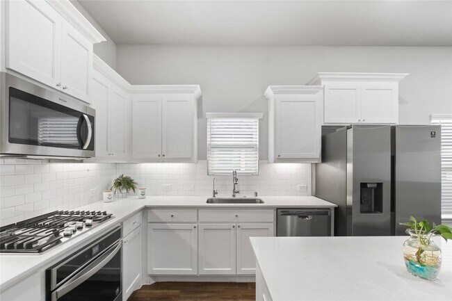 Building Photo - 1613 Wayback Dr